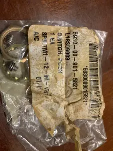 L18366003 switch 5930-00-901-5821 Beechcraft King Air Push Switch